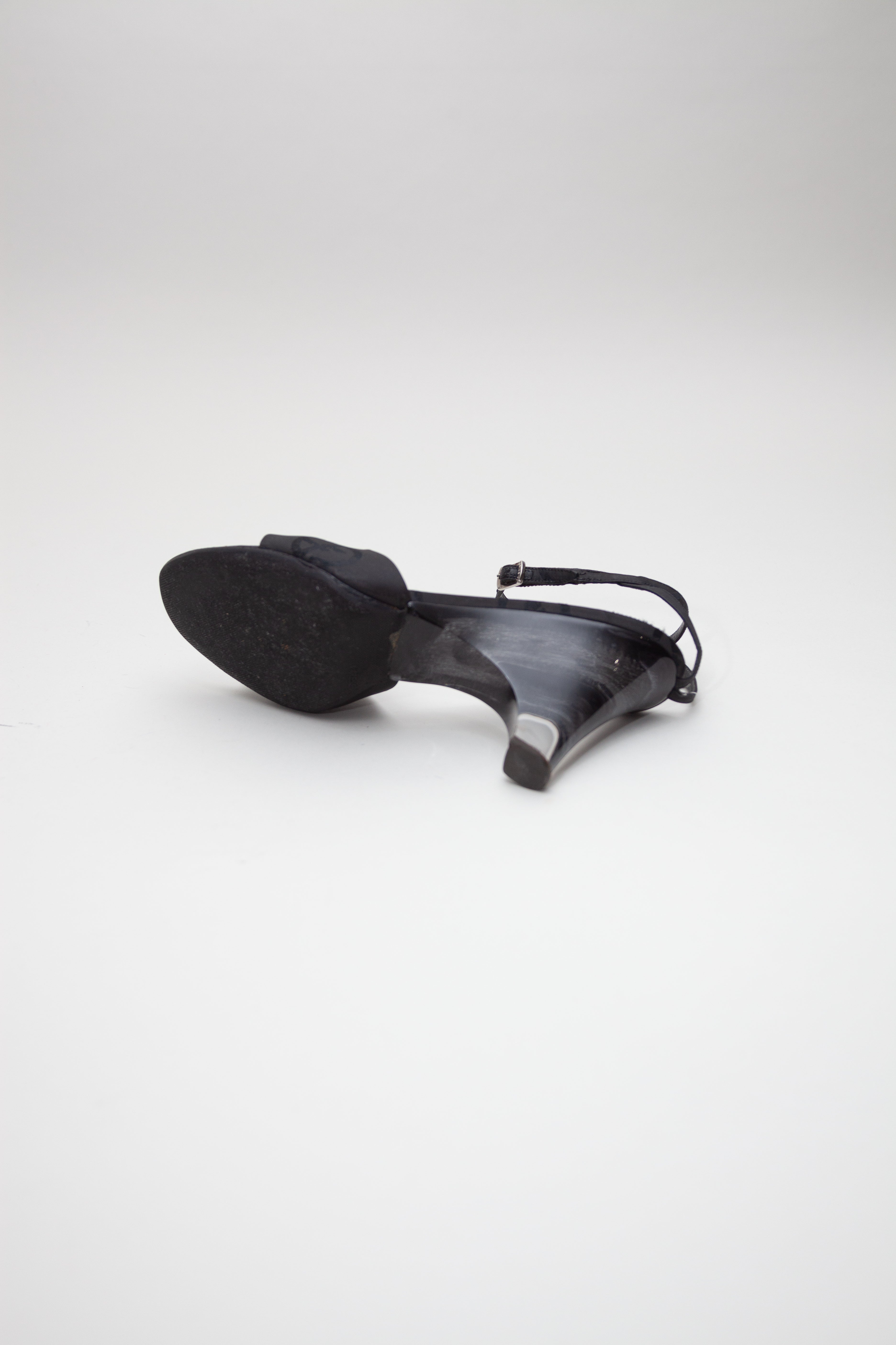 GIORGIO ARMANI <BR> SIZE 37.5