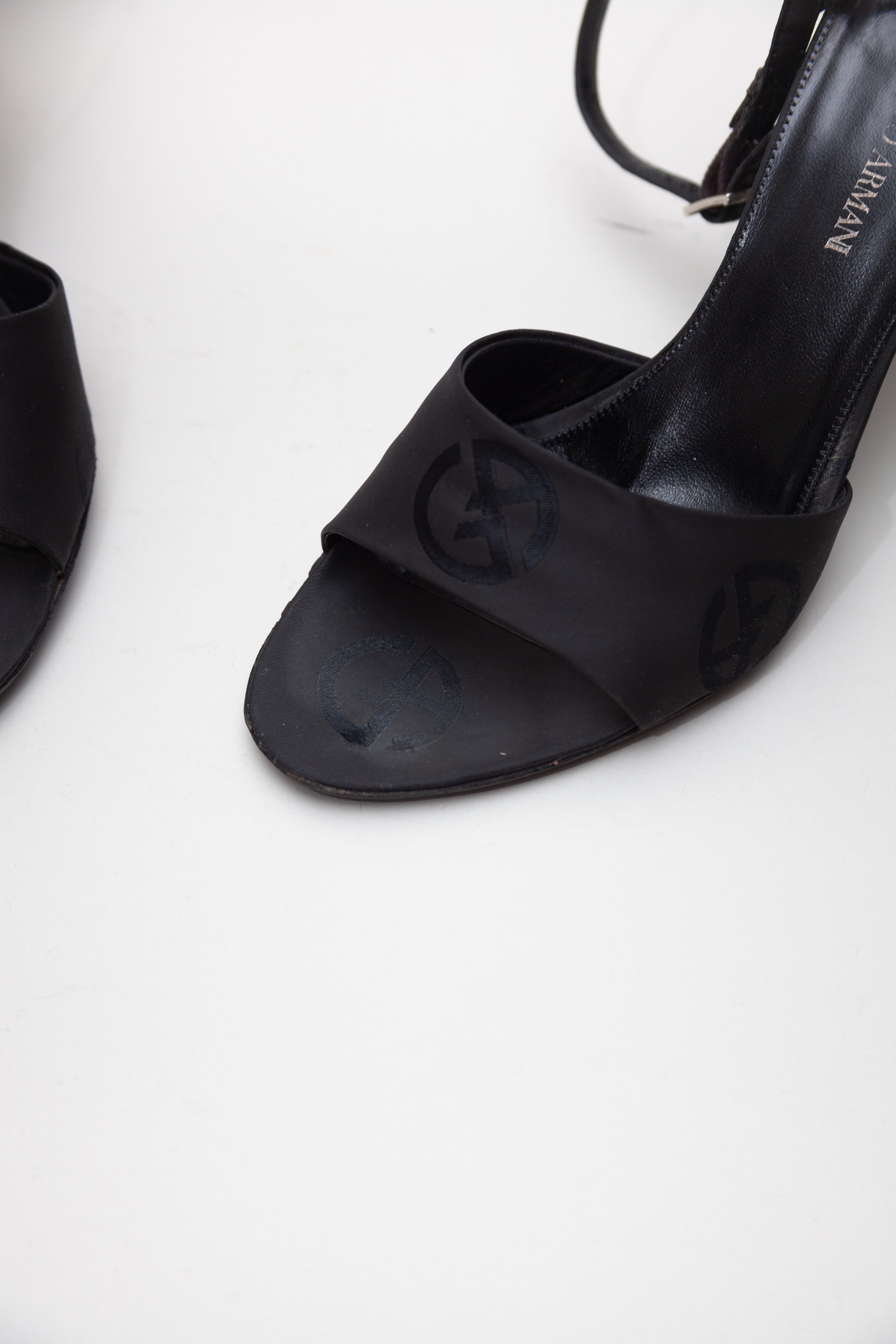 GIORGIO ARMANI <BR> SIZE 37.5