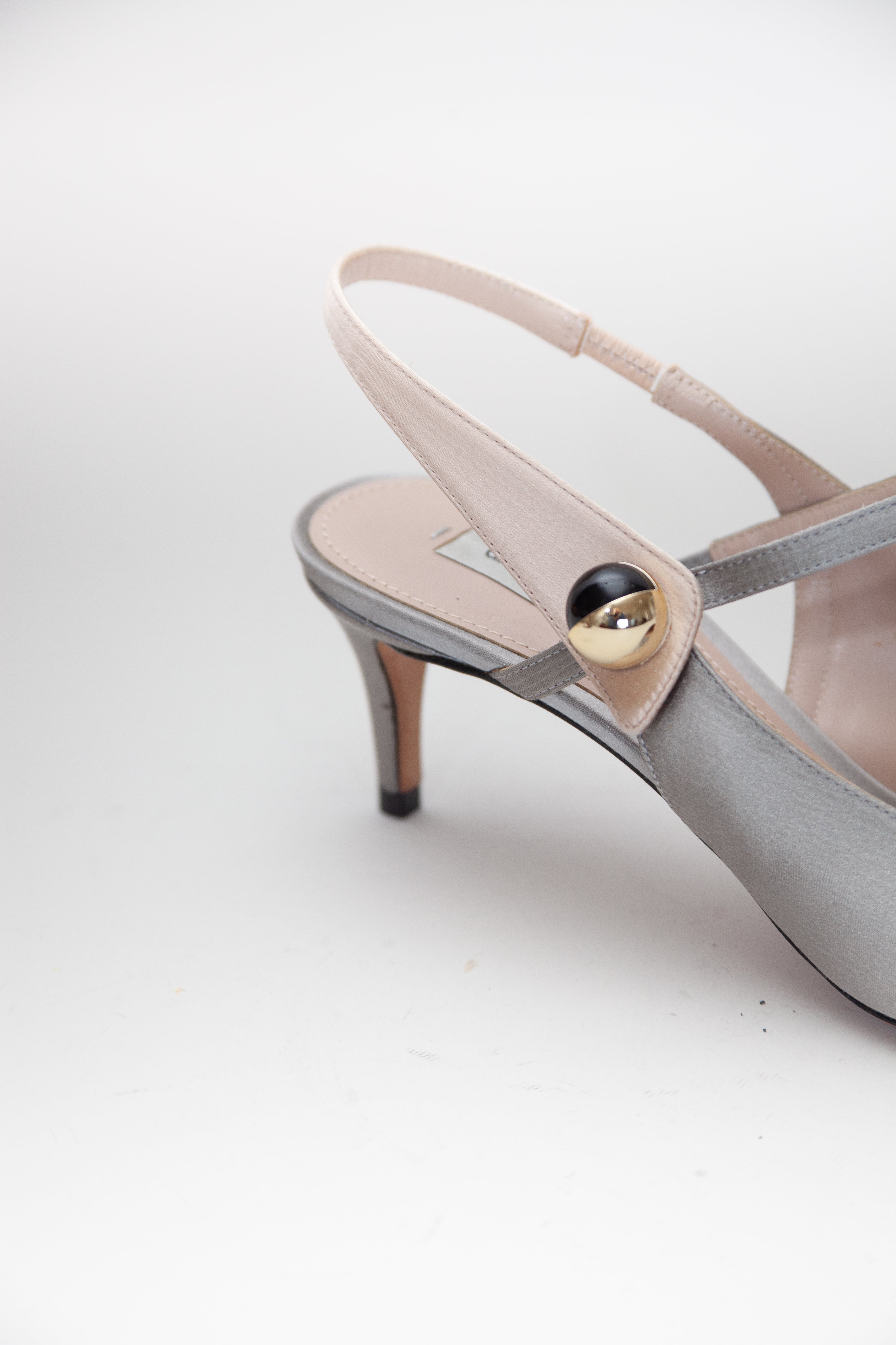 Giorgio Armani <br> Size 37