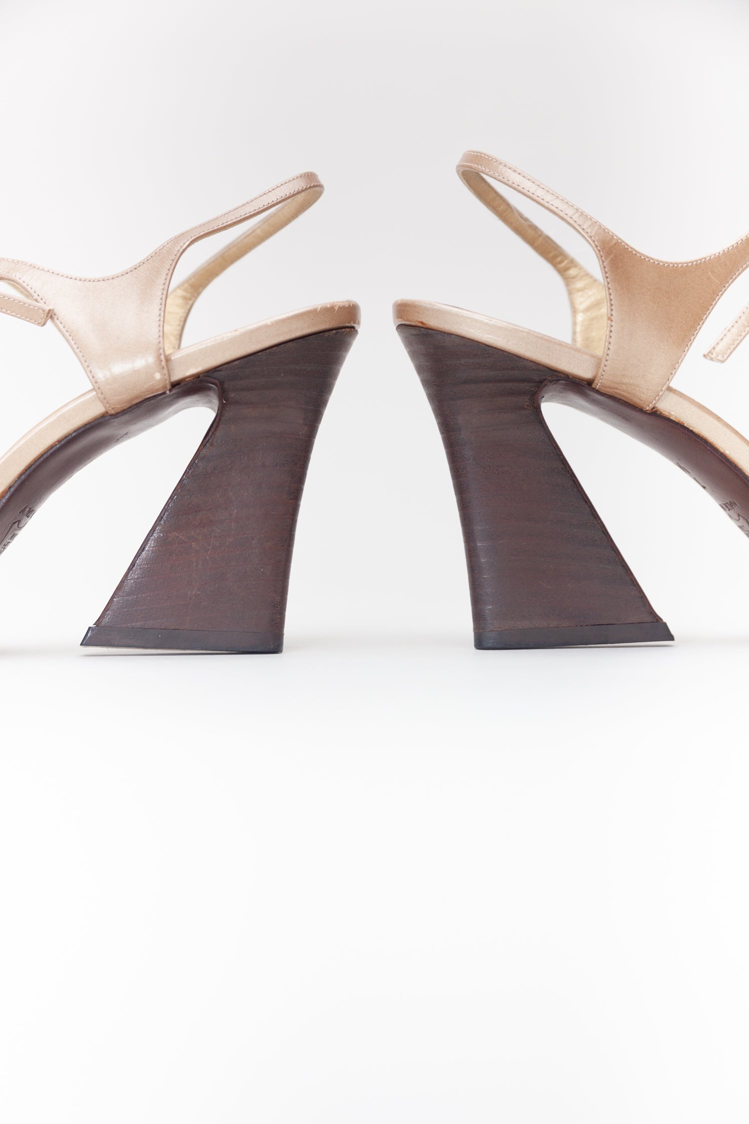 Yves Saint Laurent <br> Size 7