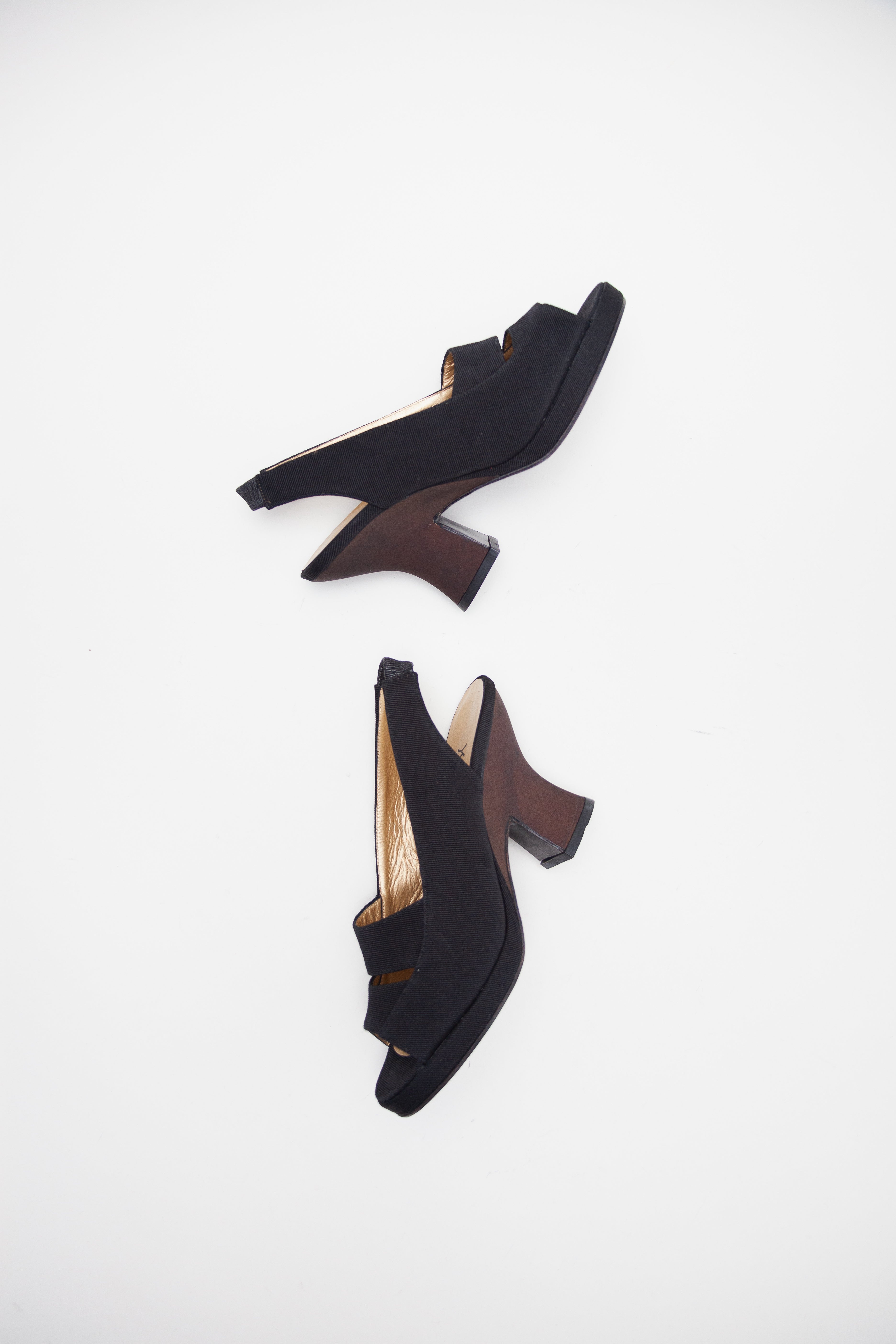 Yves Saint Laurent <br> Size 6