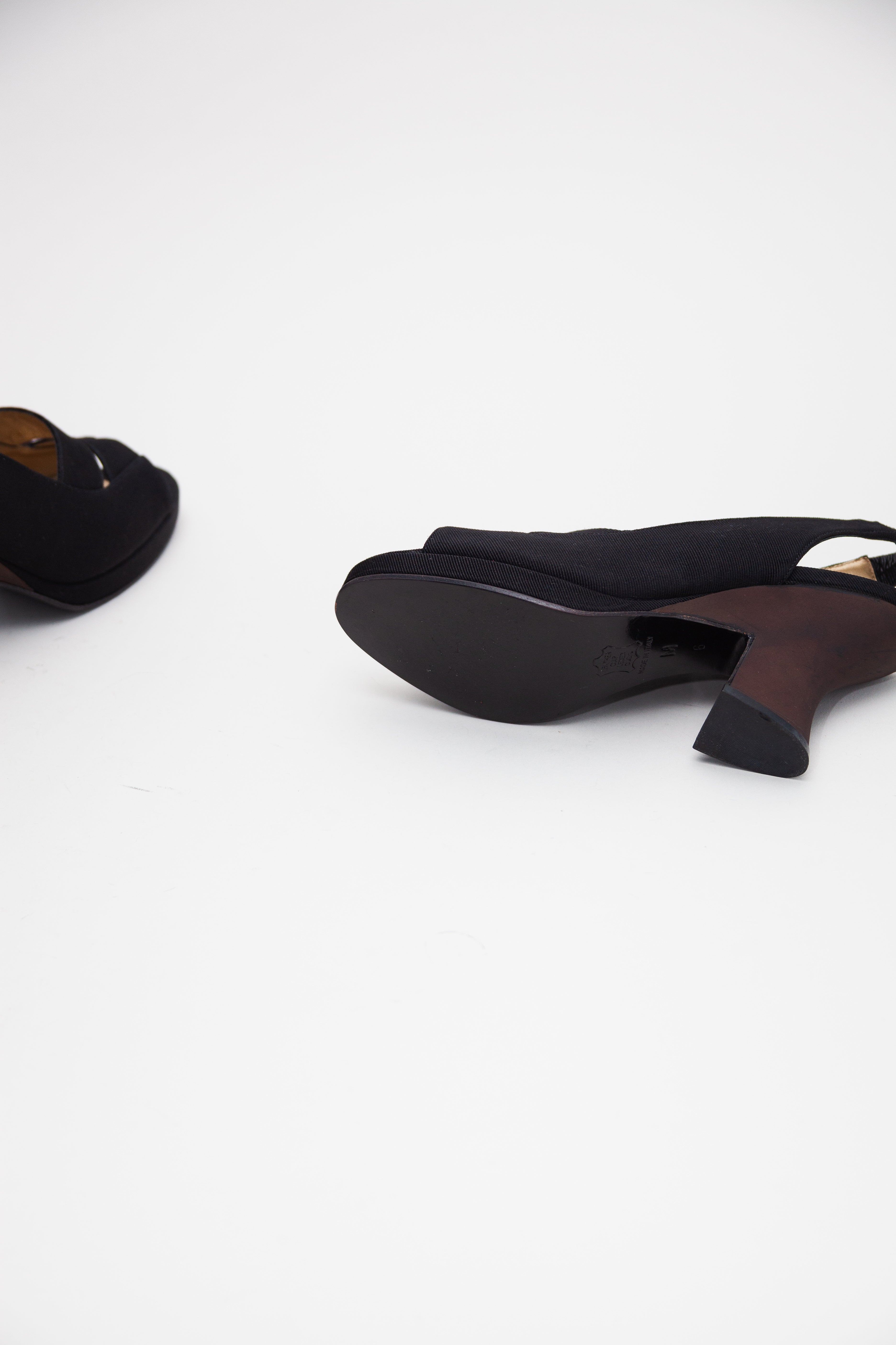 Yves Saint Laurent <br> Size 6