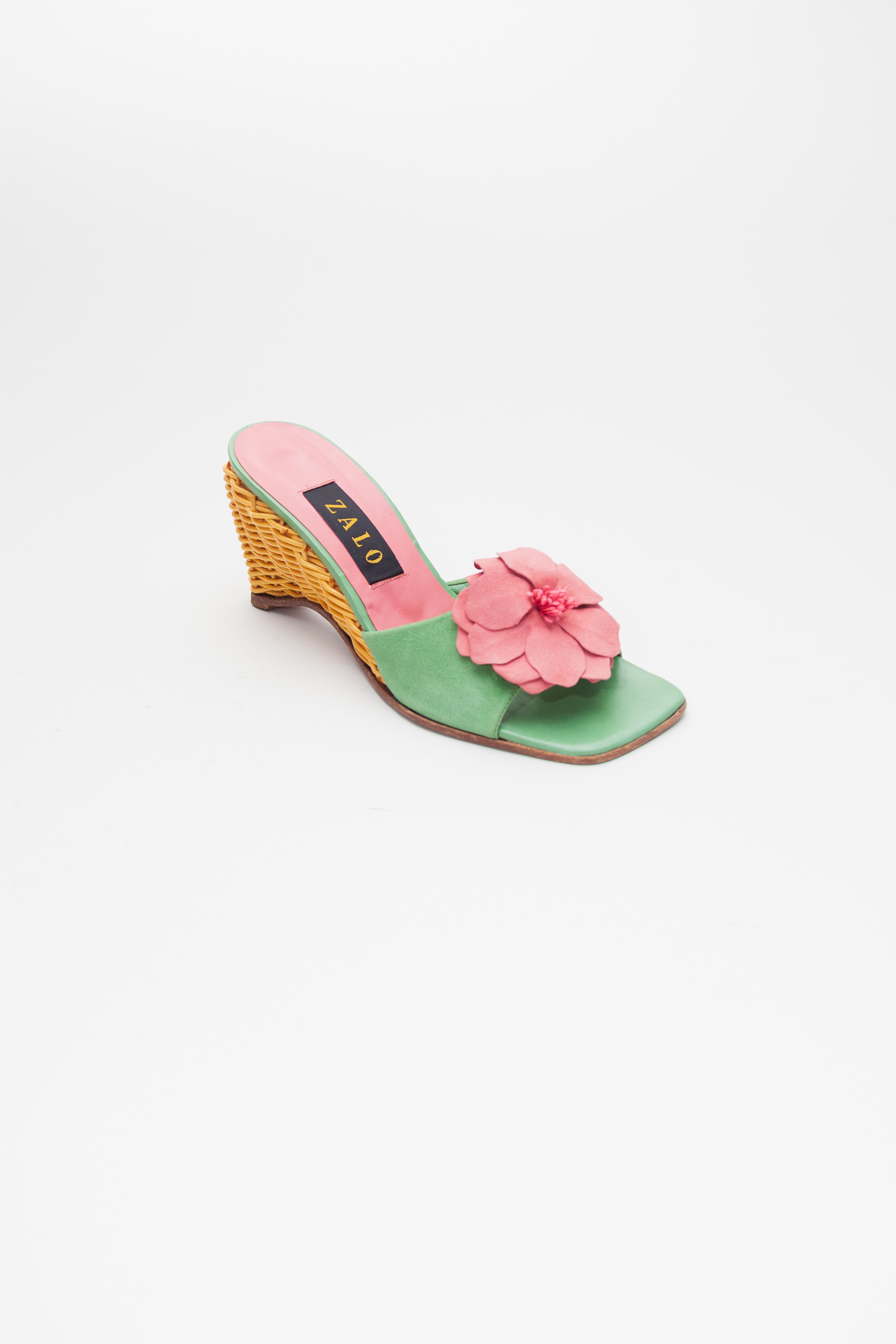 Zalo <br> Size 8