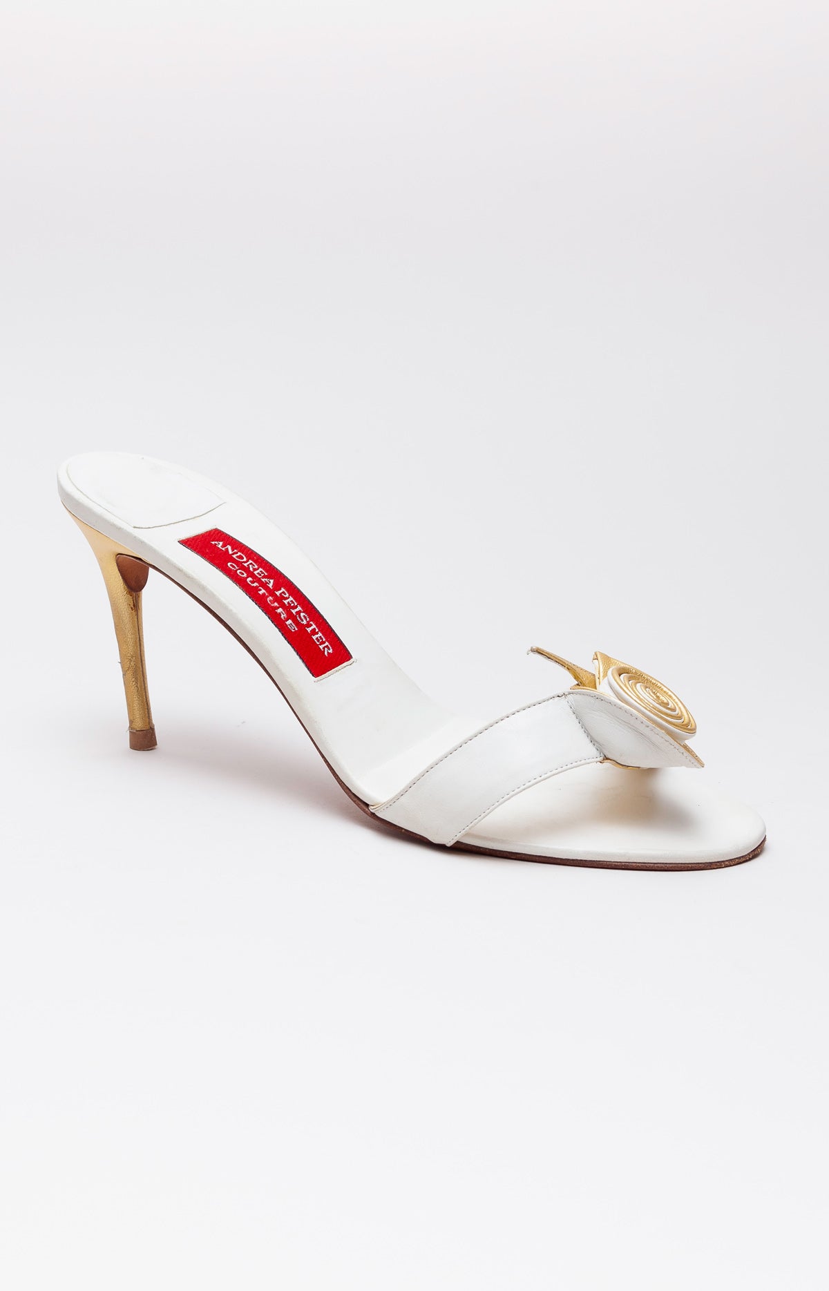 Andrea Pfister <br> Size 40