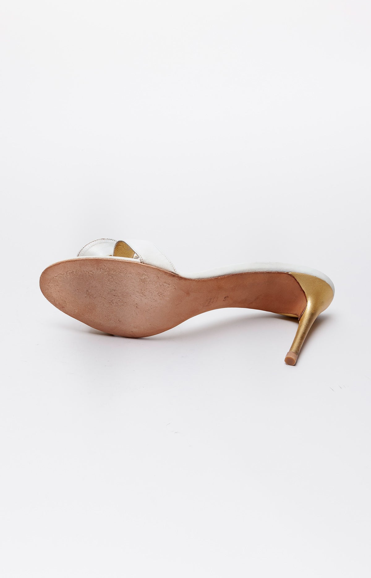 Andrea Pfister <br> Size 40