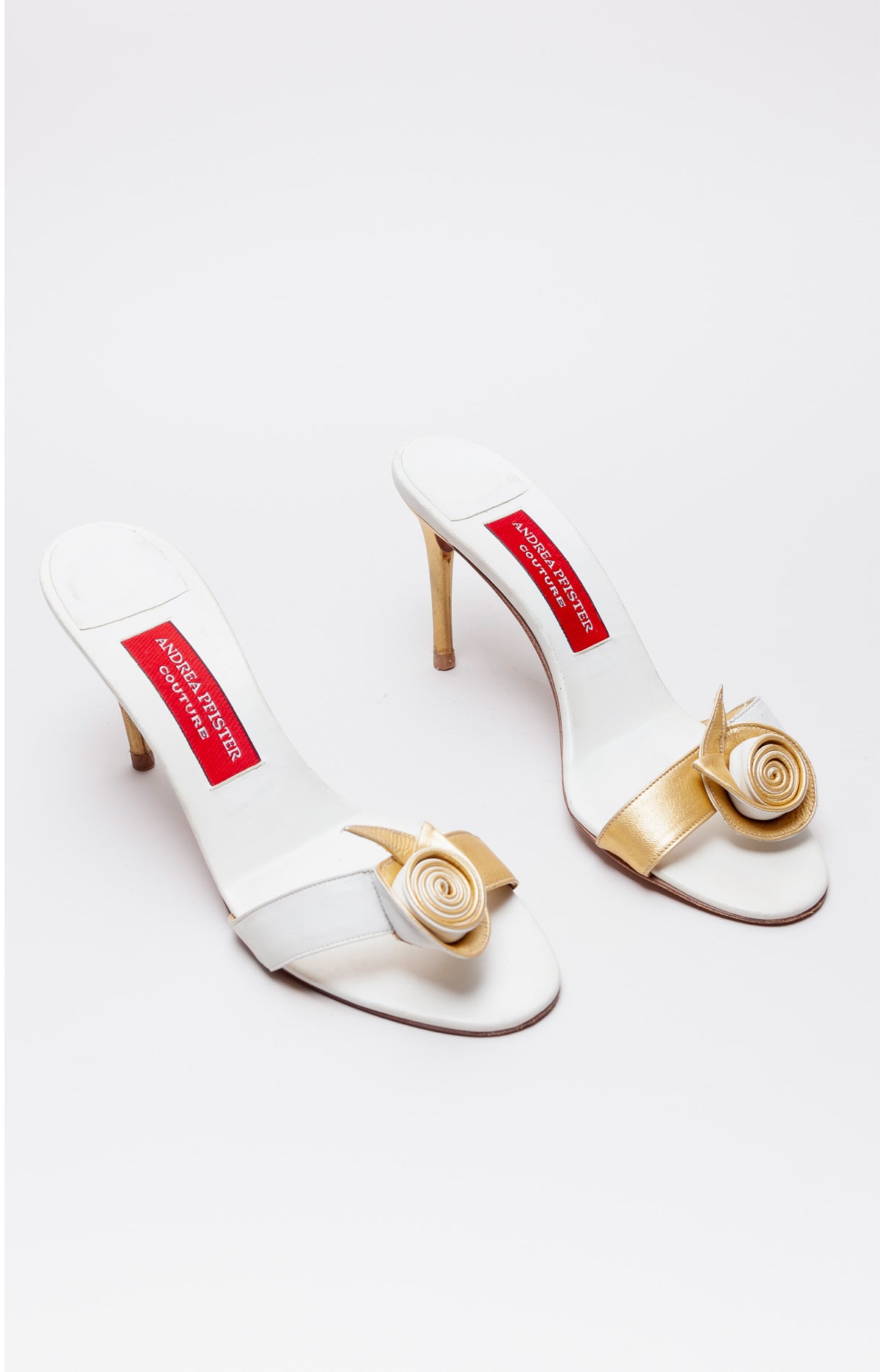 Andrea Pfister <br> Size 40