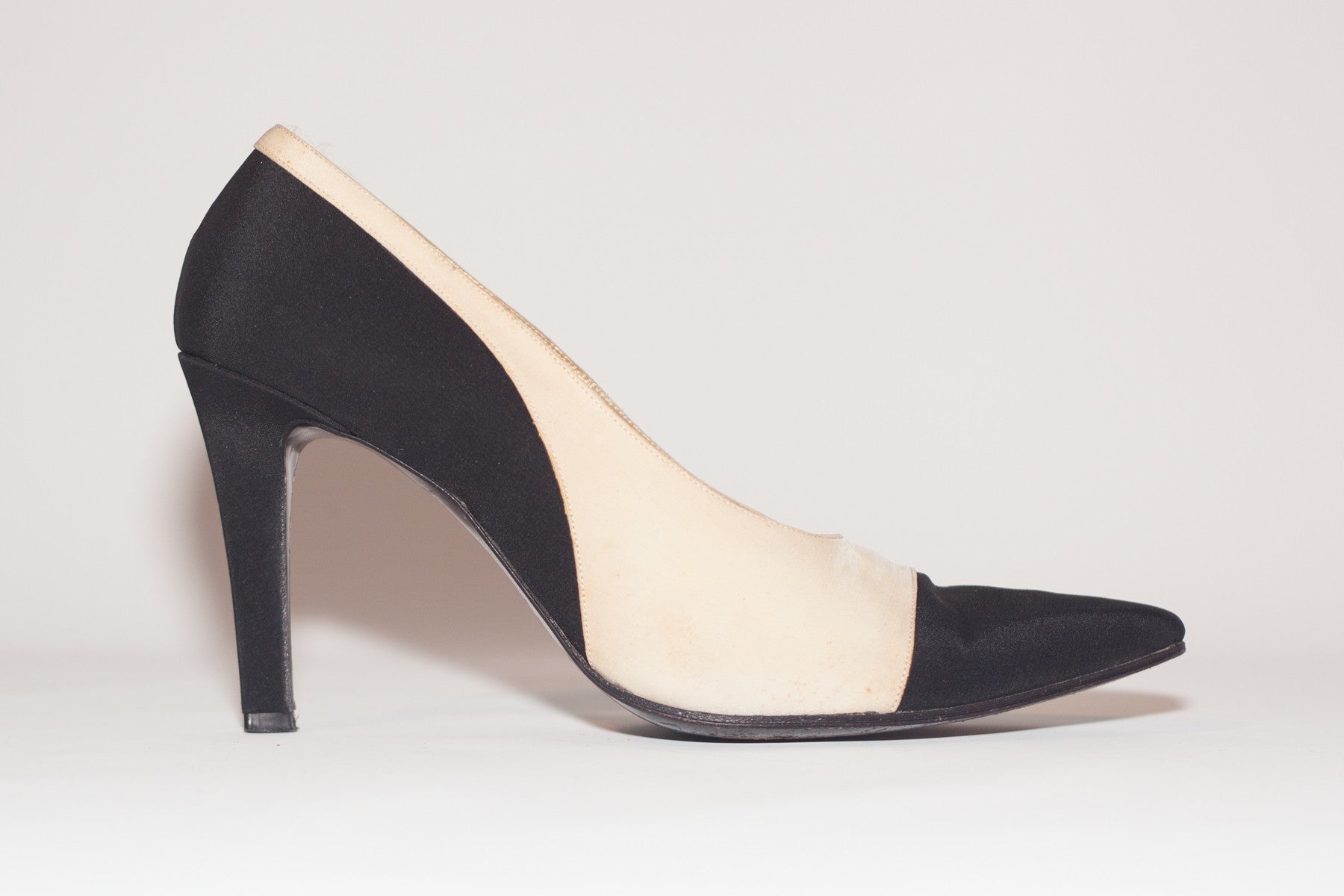 Yves Saint Laurent <br> Size 9