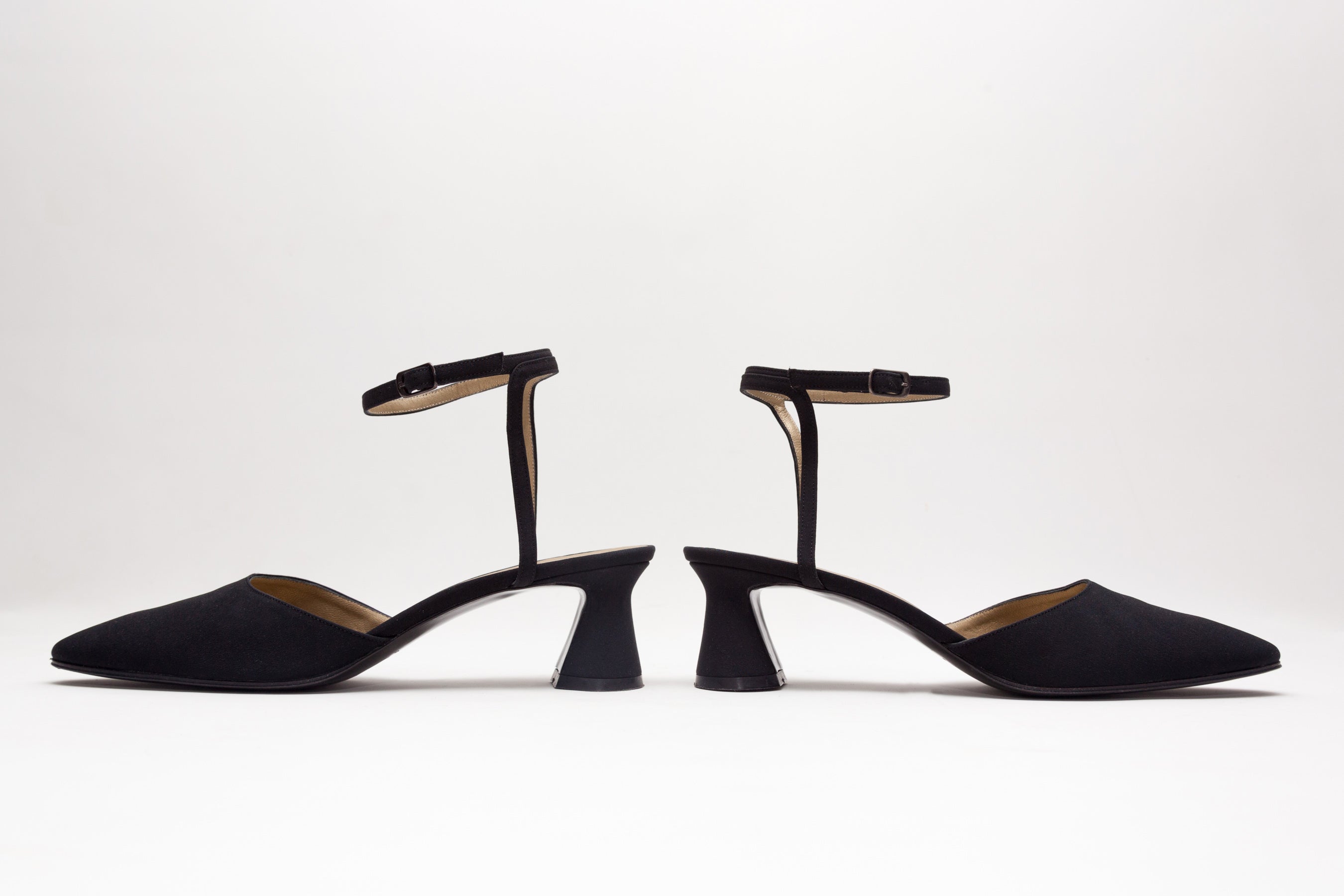 Yves Saint Laurent <br> Size 9